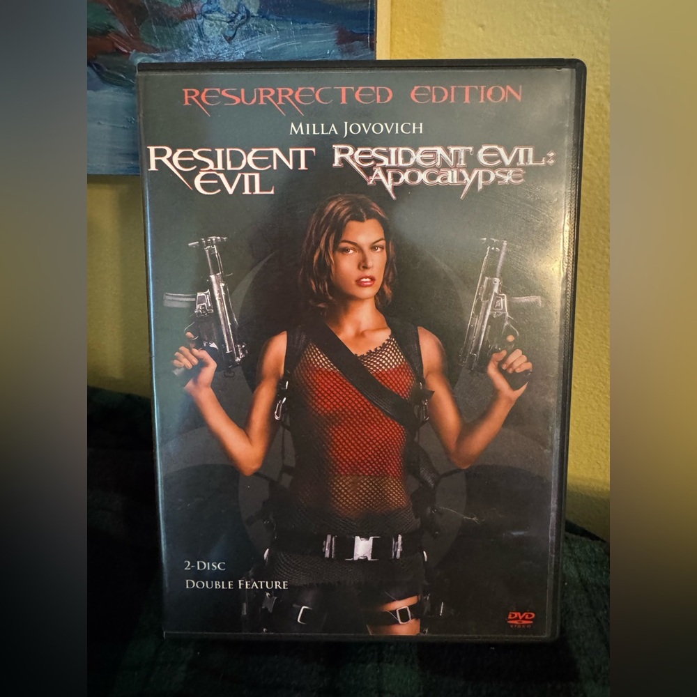 Resident Evil & Resident Evil: Apocalypse 2 Disc DVD Resurrected Edition